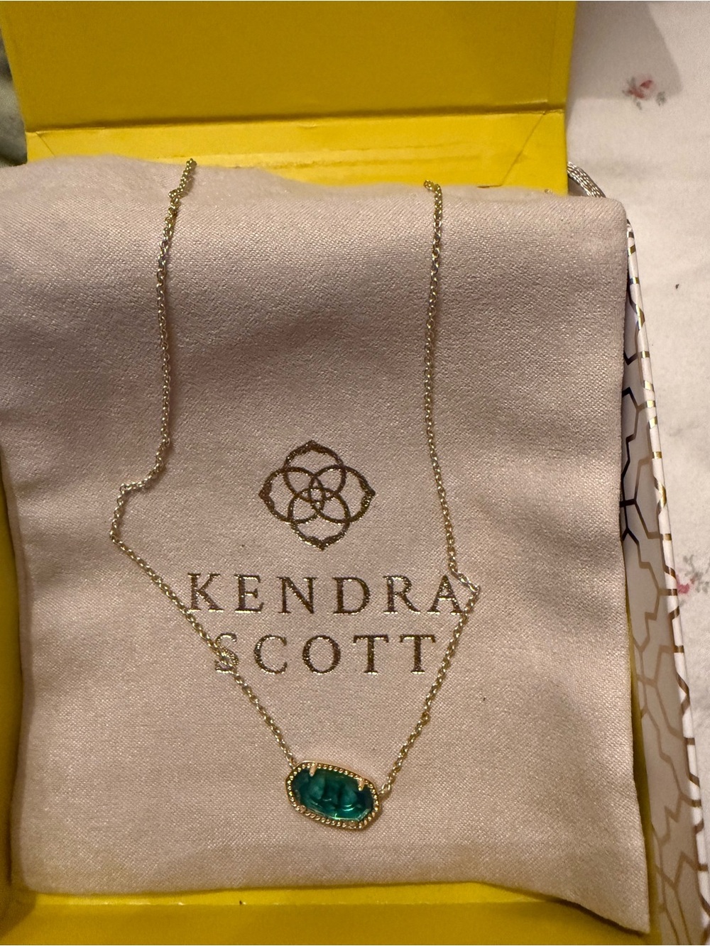 Kendra Scott Neutral Beige Jewelry Pouch with Gold Logo - Picture 3 of 5